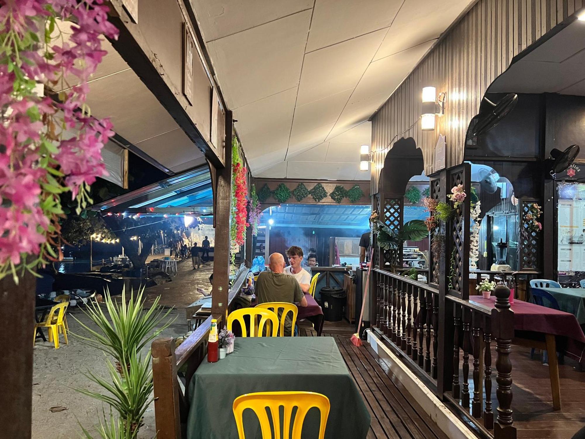Mama'S Chalet Pulau Perhentian Besar Kampong Pasir Hantu Buitenkant foto