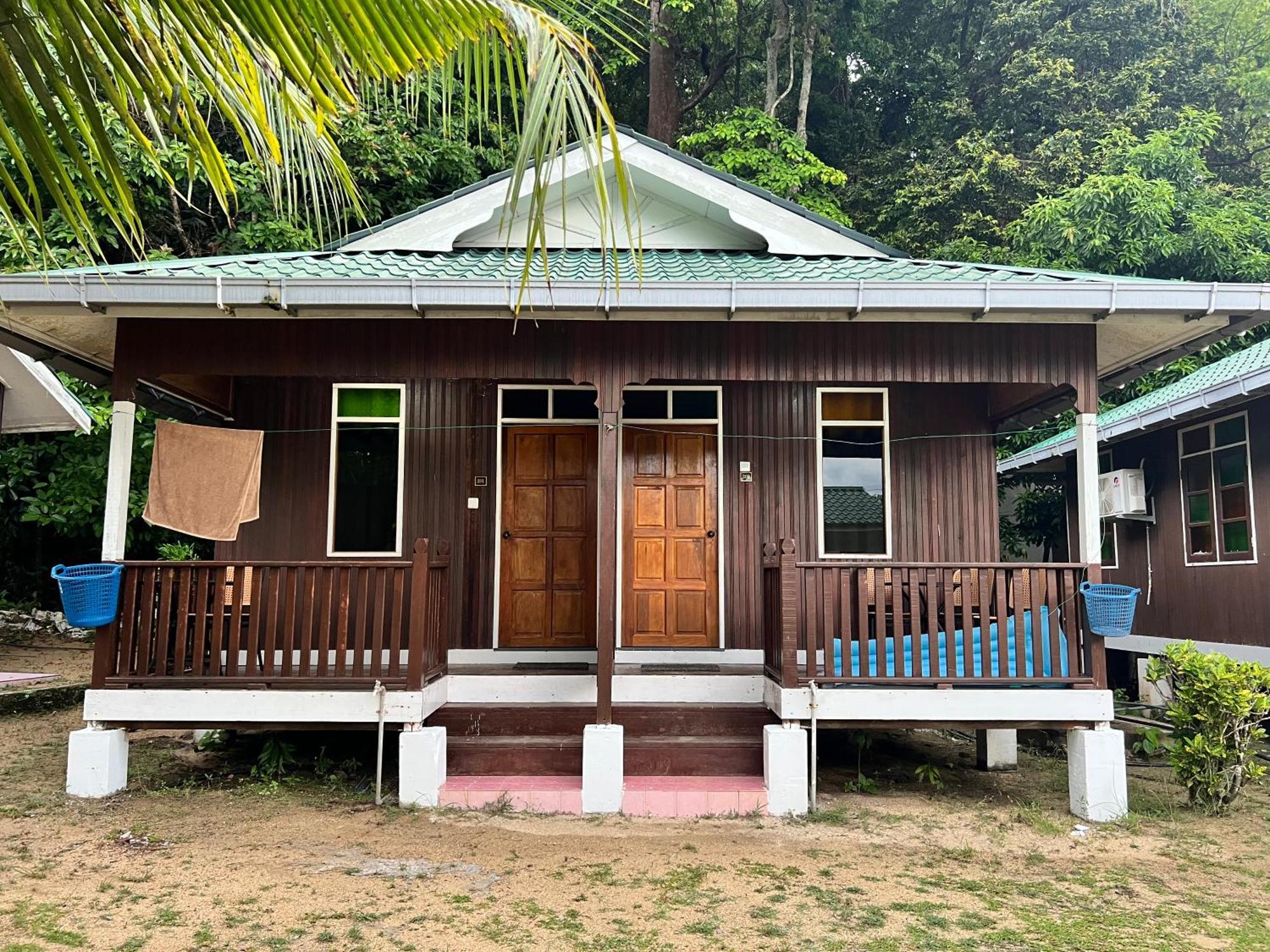 Mama'S Chalet Pulau Perhentian Besar Kampong Pasir Hantu Buitenkant foto
